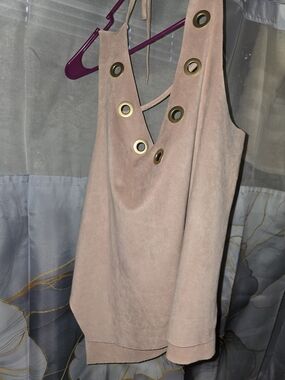 Blush Pink Sleeveless Grommet V-Neck Top